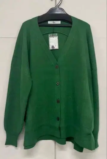 Mal. 그린 V넥 가디건