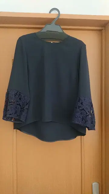 네이비 레이스 소매 7부 소매 상의