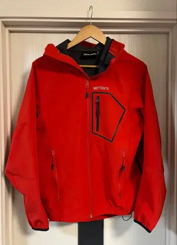 [ 새상품급 ] MITTENTE 미텐테 마운틴 후드티 레드 M