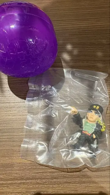 죠죠의 기묘한 모험 캡슐 피규어