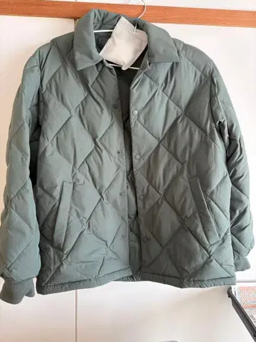 유니클로 퍼프 테크 퀼팅 자켓입니다!