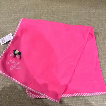 Mezzo Piano 딸기 자수 타월