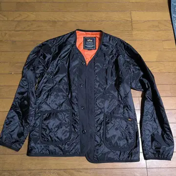 ALPHA INDUSTRIES 블랙 퀼팅 자켓 L 사이즈