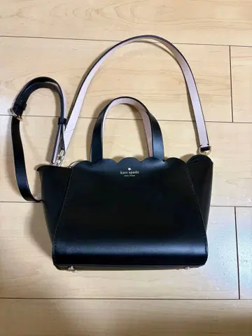Kate Spade 스캘럽 엣지 숄더백