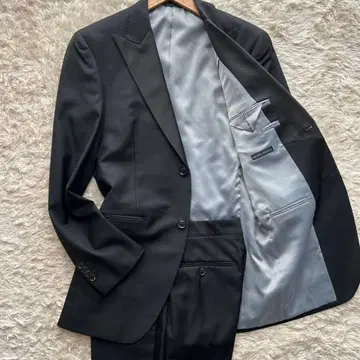 턱시도 아자부 테일러 카노니코