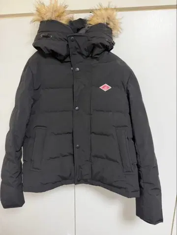 퍼 후드 블랙 다운 자켓