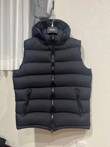 헬레노 네이비 다운 베스트