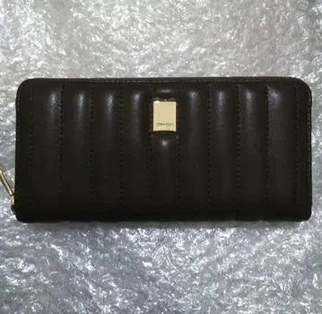 미사용 새상품 퀼팅 라운드 지퍼 장지갑 인조 가죽