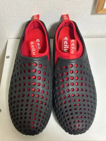 [ 미사용 새상품 ] ecillu 메쉬 클로그 샌들 블랙/빨간색