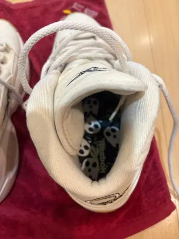 리복 퀘스천 미드 화이트/크림