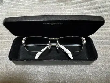 마사키 마츠시마 안경 실버/화이트 케이스 포함