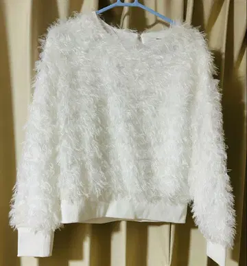 Thevon 복슬복슬 샤기 숏 니트