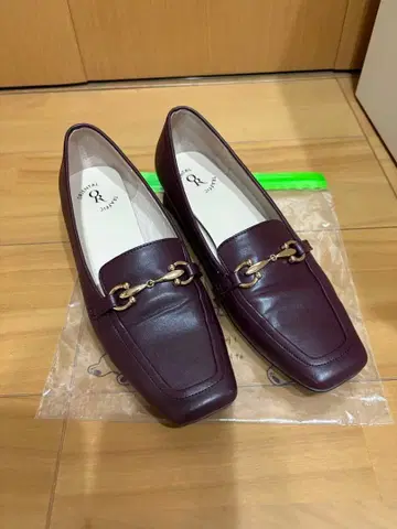 오리엔탈 트래픽 비트 모티브 플레어 힐 로퍼