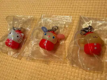 [ 미사용 새상품 ] 헬로키티 우사하나 폼폼푸딩 딸기 메지루시 액세서리