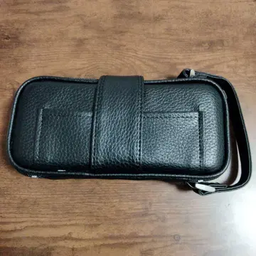 블랙 가죽 바디백 칸막이 포함