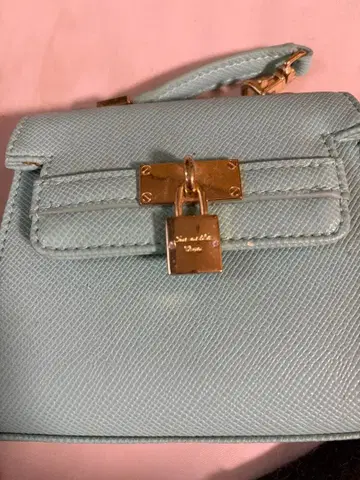 스카이블루 락 포함 숄더백 사만사 베가