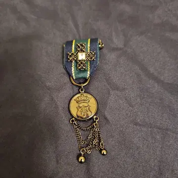 COMME CA MEN 핀 배지