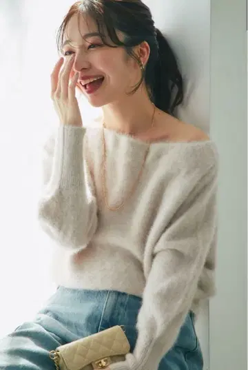 라 부티크 봉봉 헤어리 울 캐시미어 혼방 오프숄더 니트 핑크