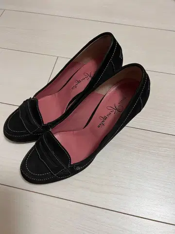 블랙 스웨이드 하이힐 펌프스