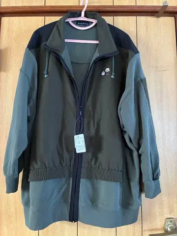 드럭 스토어즈 레이어드 스타일 블루종