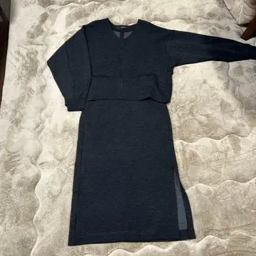 Syraudy 다크 그레이 V넥 셋업