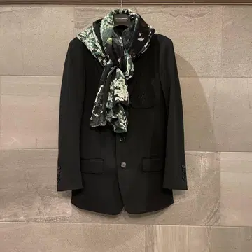 돌체앤가바나 대형 스톨 공식 매장 구매 새상품급