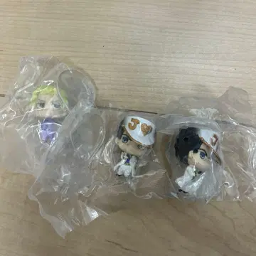 죠죠의 기묘한 모험 4부 쿠죠 죠타로 2점 요시카게 키라 1점