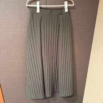 RayBEAMS 퀼팅 A라인 롱 스커트 올리브