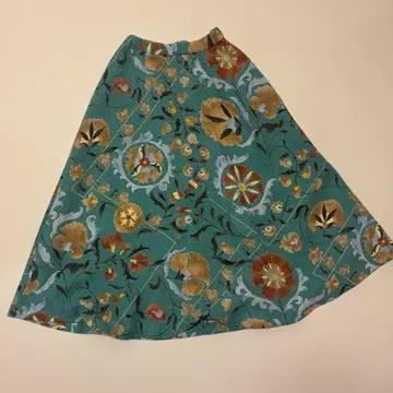 Lily Brown 플라워 프린트 플레어 스커트