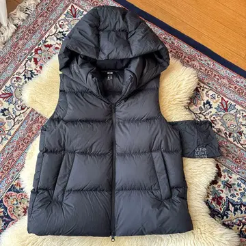 유니클로 울트라 라이트 다운 사이즈 S 새상품급