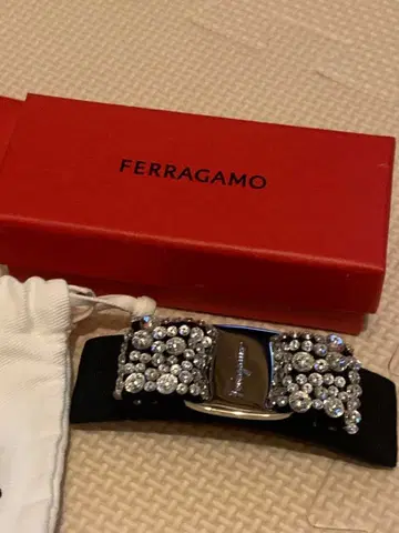 FERRAGAMO 크리스탈 리본 헤어 액세서리
