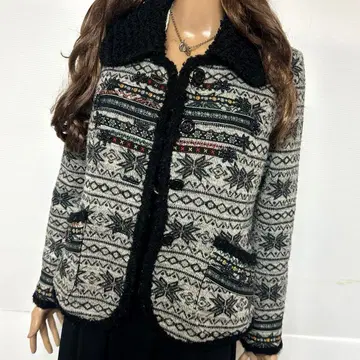 무슈 사카키 nonnondorl 논논도르 겨울 노르딕 무늬 아우터