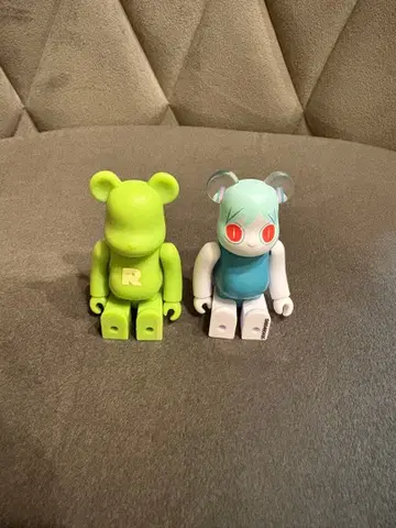 베어브릭 피규어 2체 세트