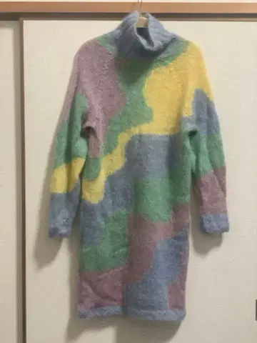 멀티 컬러 터틀넥 니트 원피스