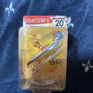 파도를 탄 톰과 제리