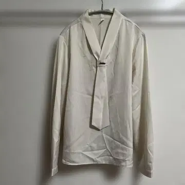 아이보리 넥타이 포함 긴팔 셔츠