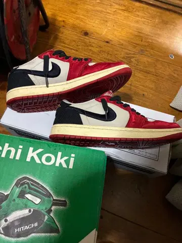 조던 로우 트로필룸 스니커즈