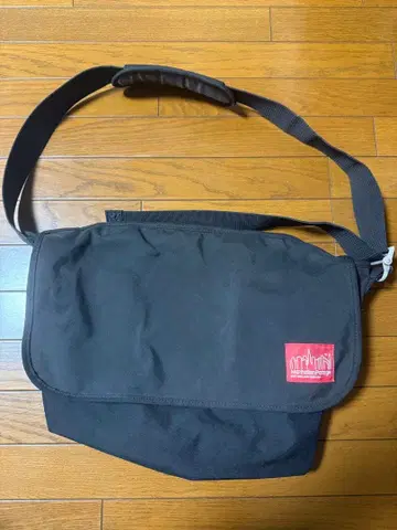 [인기 상품] Manhattan 맨해튼 메신저 백 밑면 있음