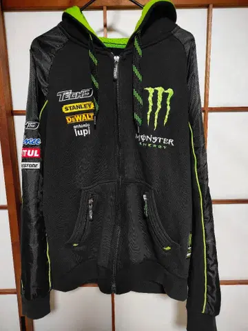 레어템 몬스터 에너지 tech3 후드티 표기는 S 사이즈