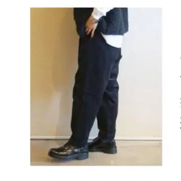 블랙 코듀로이 캐주얼 팬츠