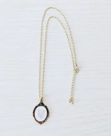 디즈니 빌런즈 마법의 거울 목걸이