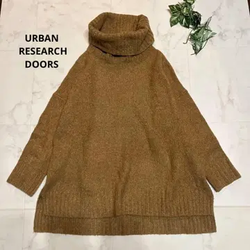 어반 리서치 도어스 스트레치 부클레 와이드 터틀 니트 카멜