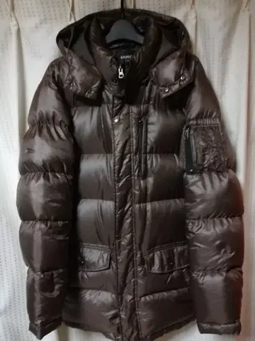 브라운 후드 부착 다운 자켓