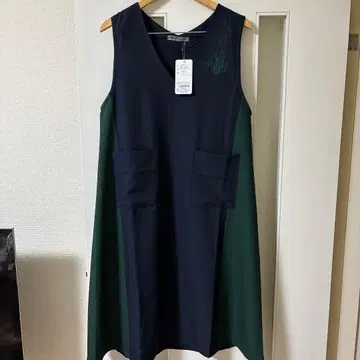 이즈스칼라 슬리브리스 원피스 네이비 x 그린