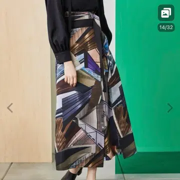 유나이티드 도쿄 옵티컬 케이프 패턴 스커트