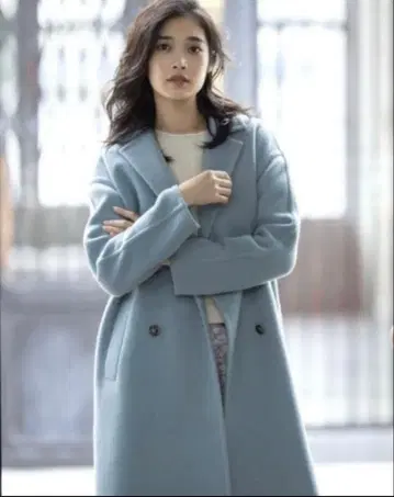 쿠미쿄쿠 오버 체스터 롱 코트 스카이블루 MANTECO