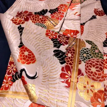 순수 실크 학과 꽃 자수의 귀한 마루오비