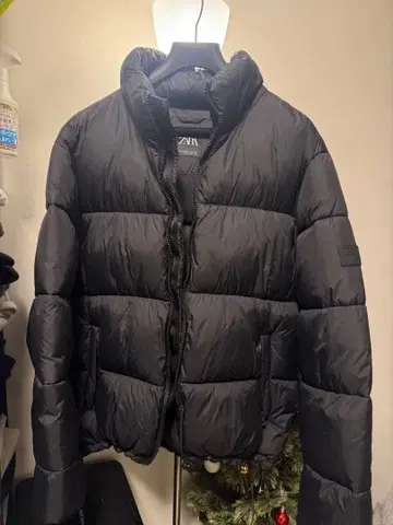 ZARA 블랙 다운 자켓 XL