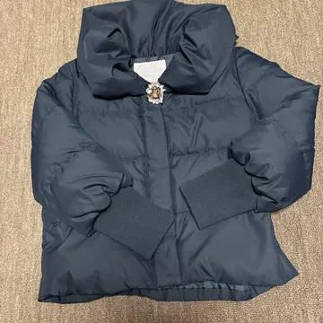 트란테안 손 드 모드 네이비 볼륨 옷깃 다운 자켓