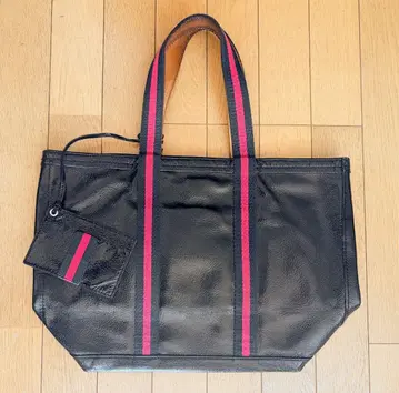 파운데이션 에딕트 토트백